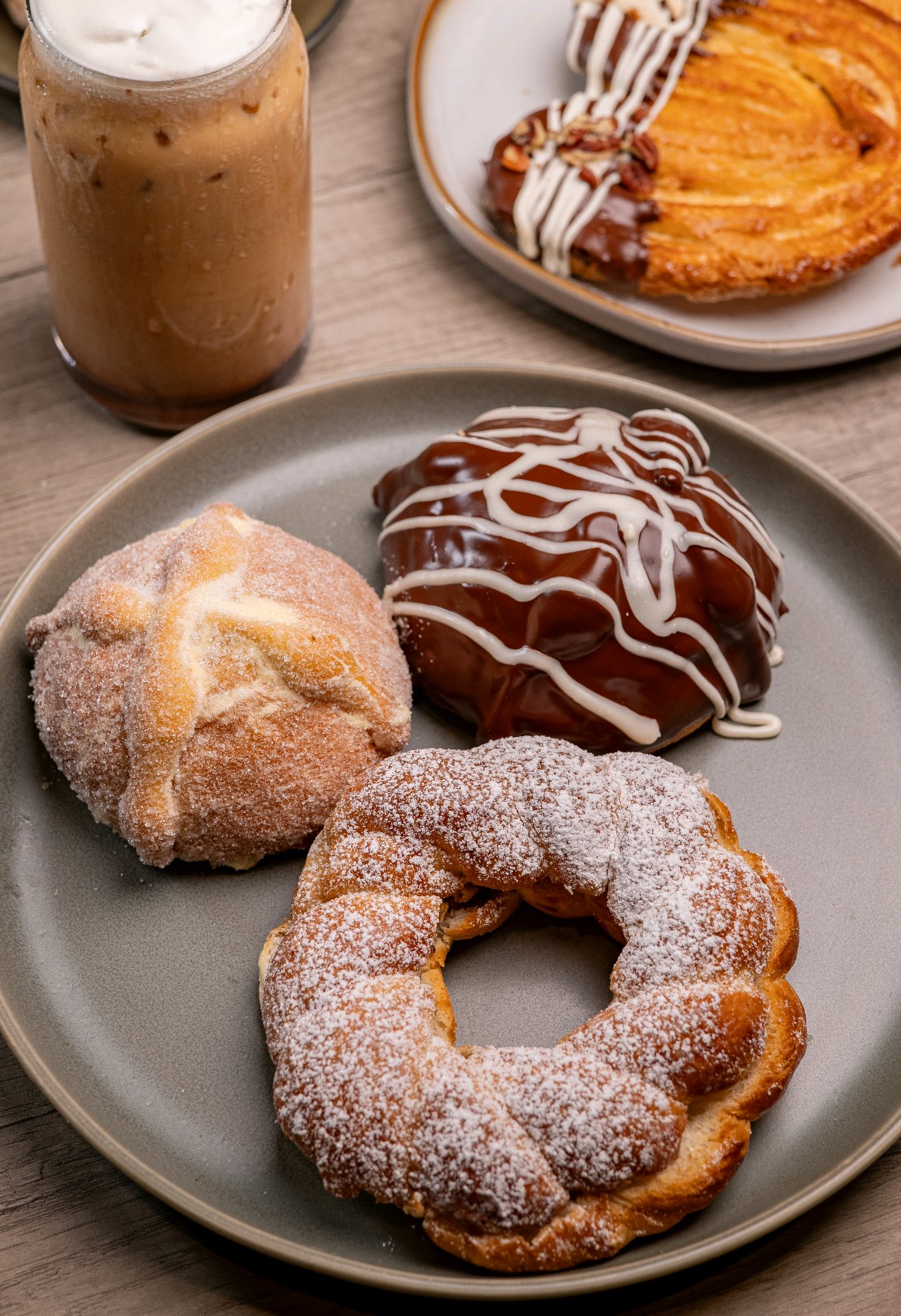 Conchas, donuts and pan dulce